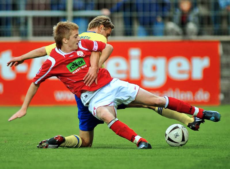 Những bước chân đầu tiên của Marco Reus trong làng túc cầu