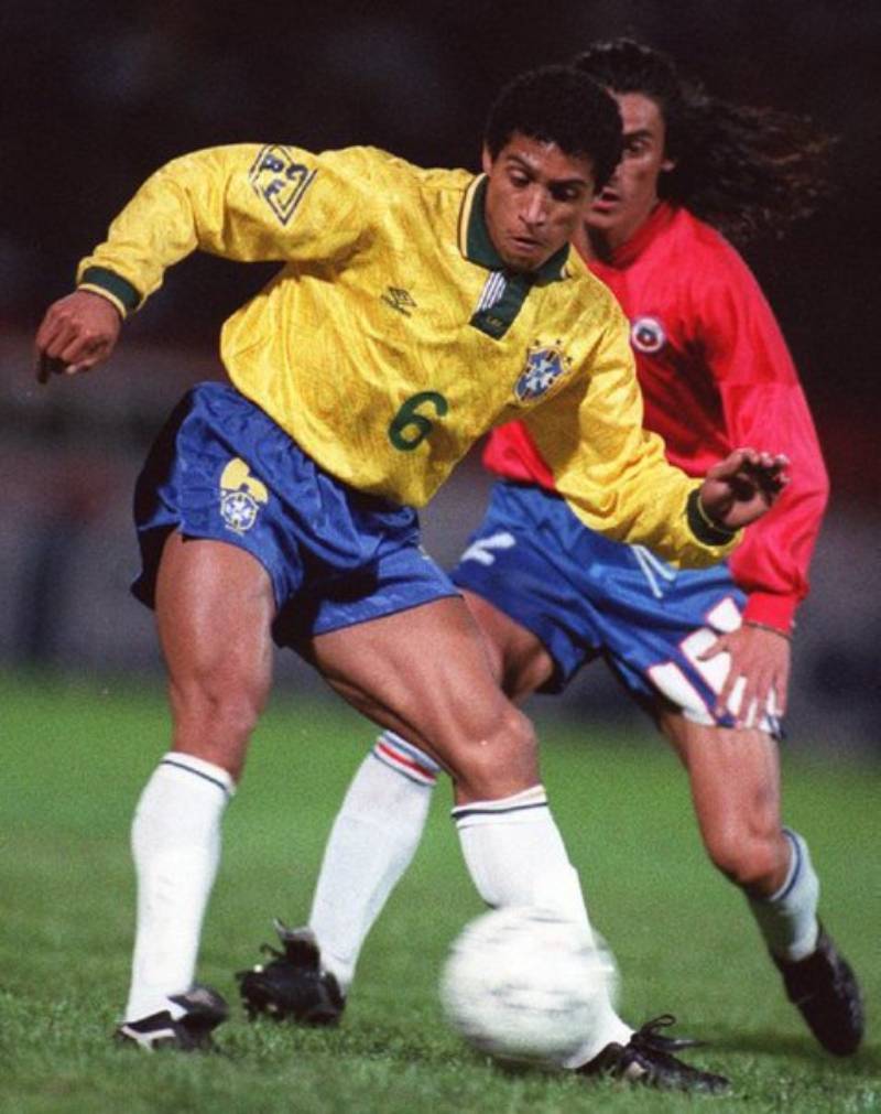 Tiểu sử và khởi đầu sự nghiệp của Roberto Carlos